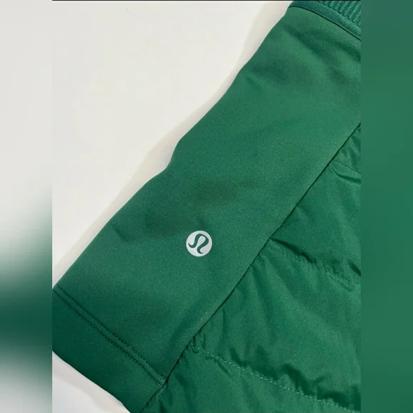 Lululemon Down For It All Vest Color: Everglade Green Women’s Size 6 - Picture 5 of 6